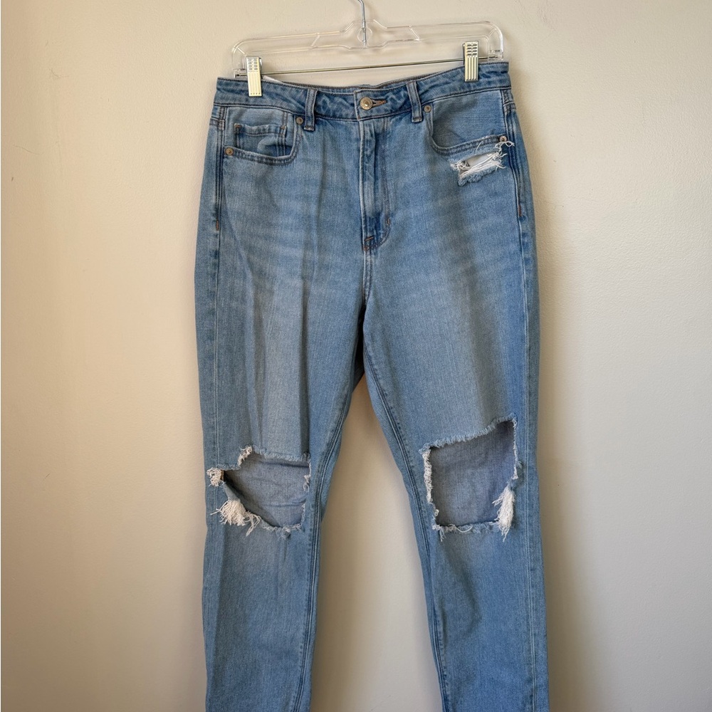 American Eagle Outfitters Light Blue Ripped Boyfriend Jeans